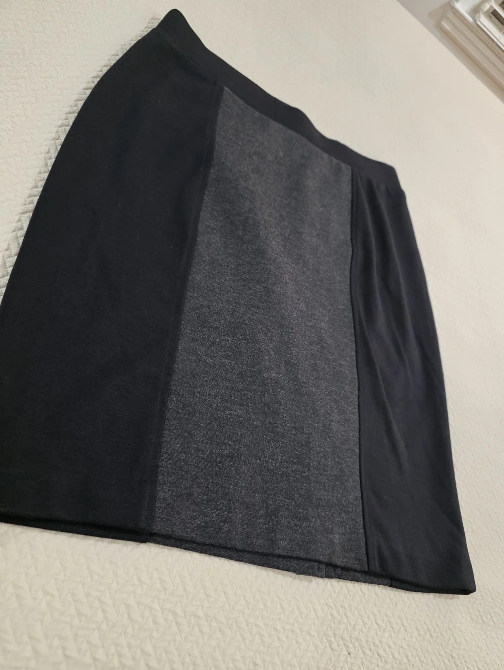 Nicole Miller Colorblock Pencil Skirt - Black & Grey Size Medium Classic Office